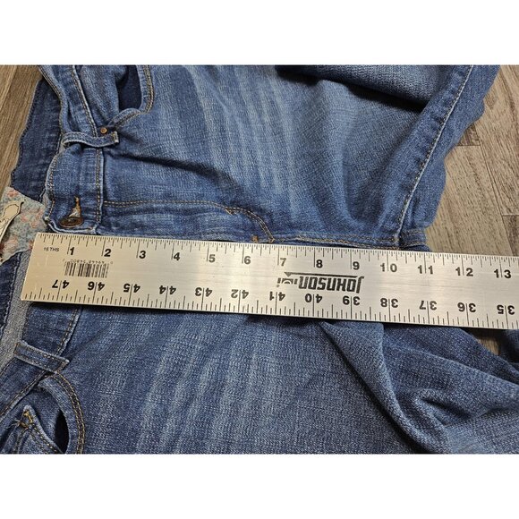 (3/$35) Levis Bermuda Shorts Womens 14 Mid Rise Rolled Cuff Relaxed Denim Casual - Picture 12 of 13